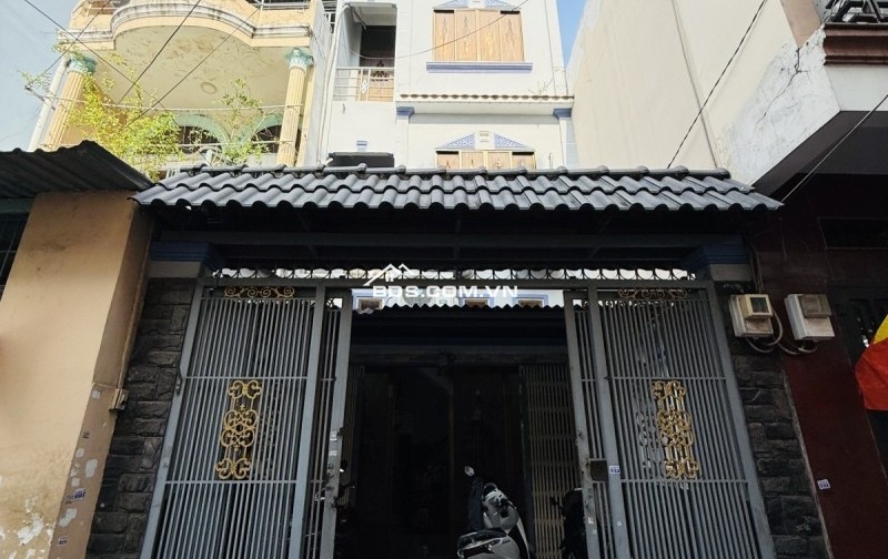 Bán nhà Hẻm 4m Lạc Long Quân Giáp Chợ Tân Bình, 59 m2, 4x14.5m. Chỉ 7.9 Tỷ còn TL với Chủ  .